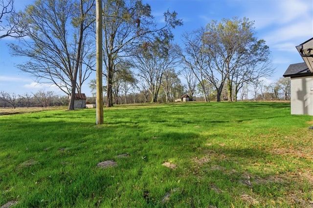 32 Church Street, Taylorsville, GA 30178