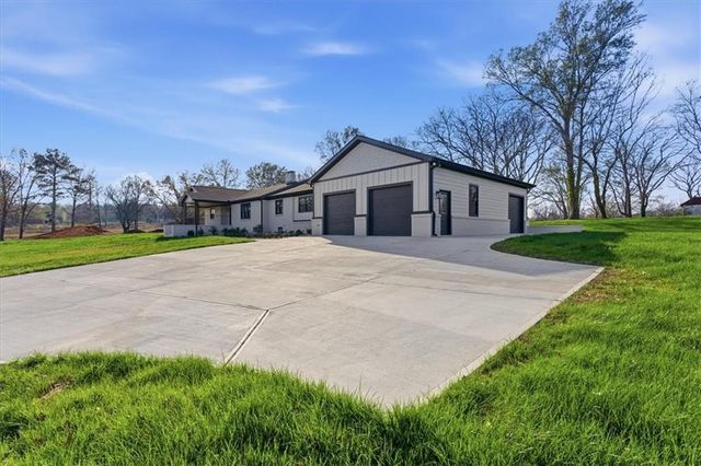 32 Church Street, Taylorsville, GA 30178