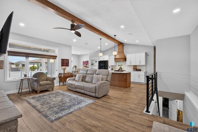 5504 SE Morningside Cir Circle, Sioux Falls, SD 57110