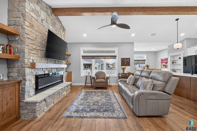 5504 SE Morningside Cir Circle, Sioux Falls, SD 57110