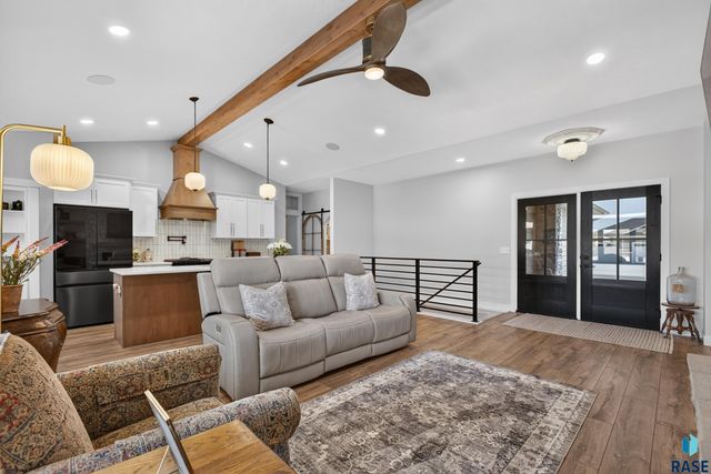 5504 SE Morningside Cir Circle, Sioux Falls, SD 57110