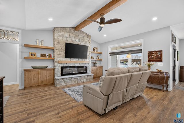 5504 SE Morningside Cir Circle, Sioux Falls, SD 57110