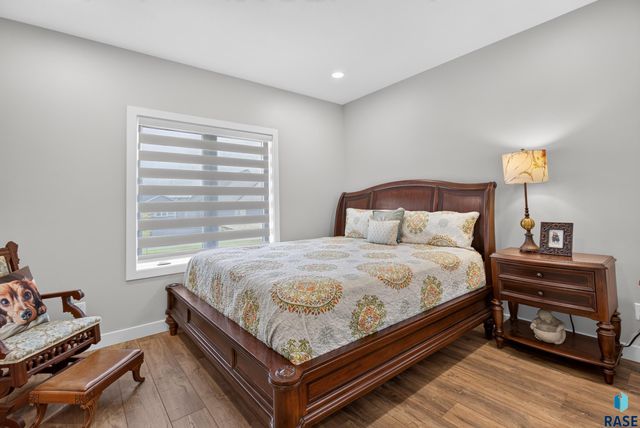 5504 SE Morningside Cir Circle, Sioux Falls, SD 57110