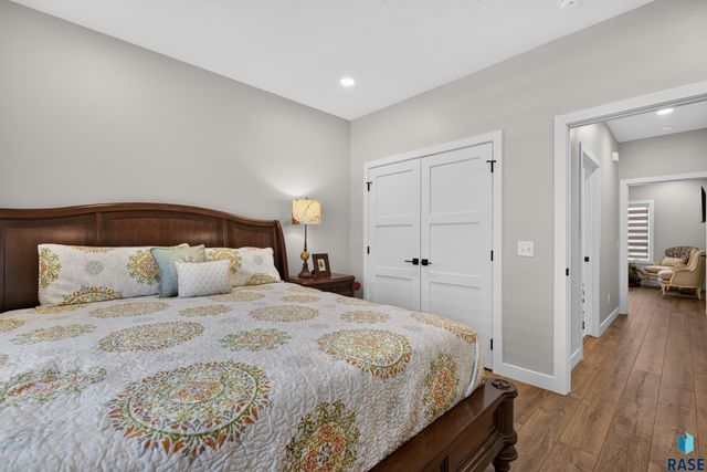 5504 SE Morningside Cir Circle, Sioux Falls, SD 57110