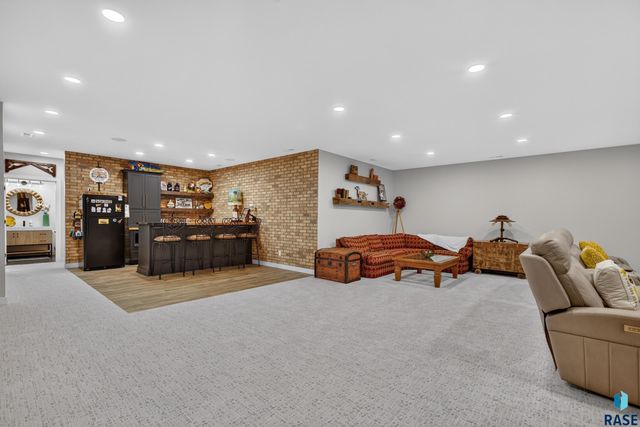 5504 SE Morningside Cir Circle, Sioux Falls, SD 57110