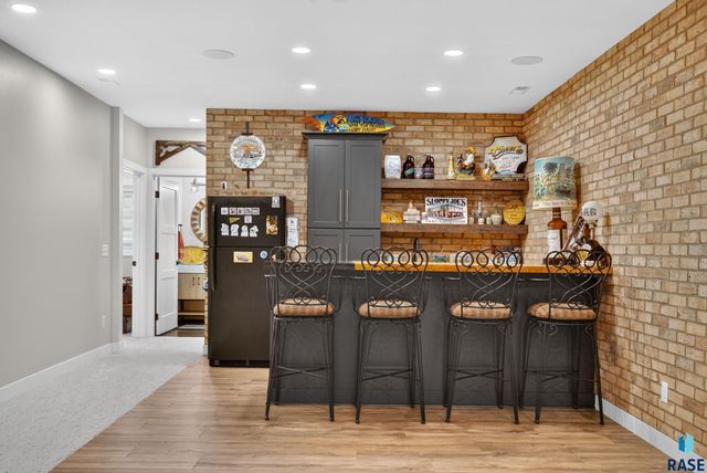 5504 SE Morningside Cir Circle, Sioux Falls, SD 57110