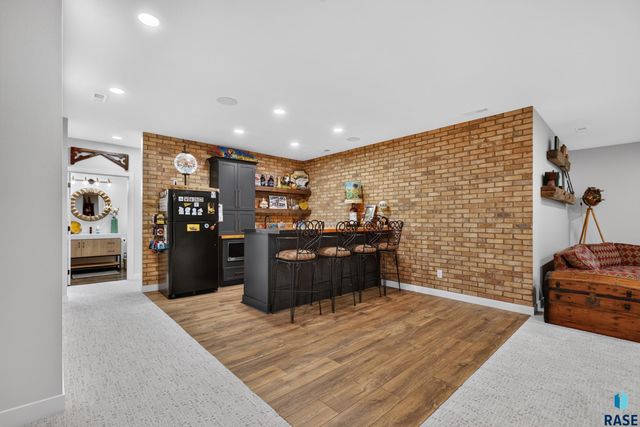 5504 SE Morningside Cir Circle, Sioux Falls, SD 57110