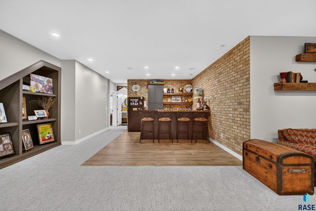 5504 SE Morningside Cir Circle, Sioux Falls, SD 57110