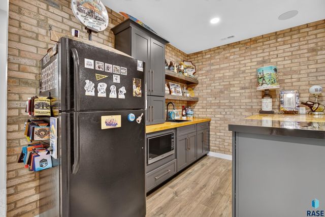 5504 SE Morningside Cir Circle, Sioux Falls, SD 57110