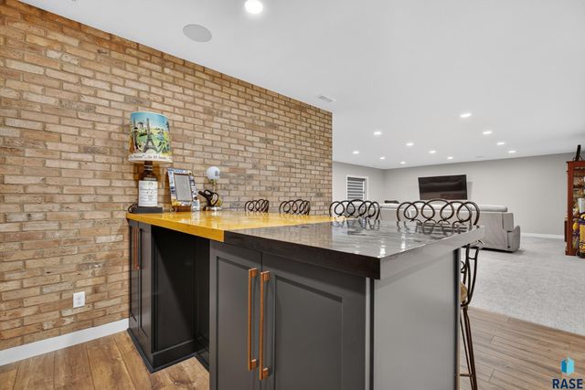 5504 SE Morningside Cir Circle, Sioux Falls, SD 57110