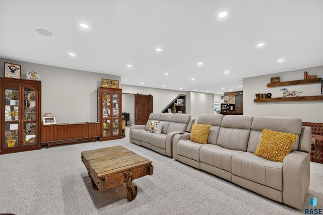 5504 SE Morningside Cir Circle, Sioux Falls, SD 57110