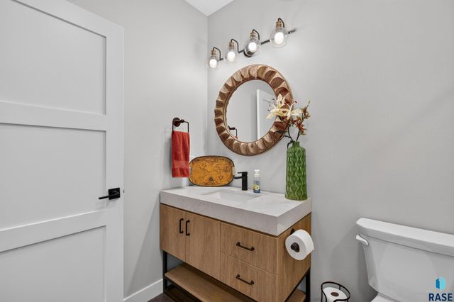 5504 SE Morningside Cir Circle, Sioux Falls, SD 57110