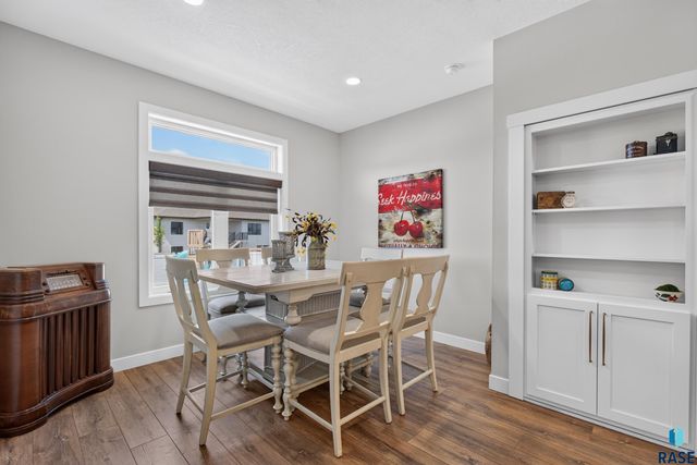 5504 SE Morningside Cir Circle, Sioux Falls, SD 57110