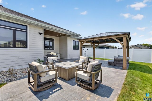 5504 SE Morningside Cir Circle, Sioux Falls, SD 57110