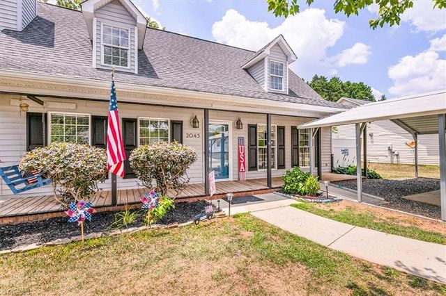 2045 Ardmore Village Lane, Winston-salem, NC 27127
