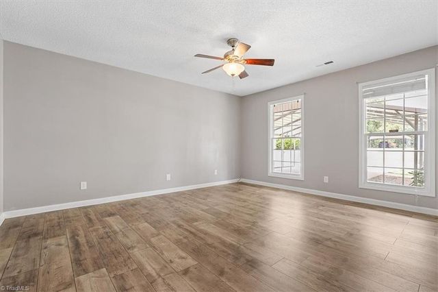 2045 Ardmore Village Lane, Winston-salem, NC 27127