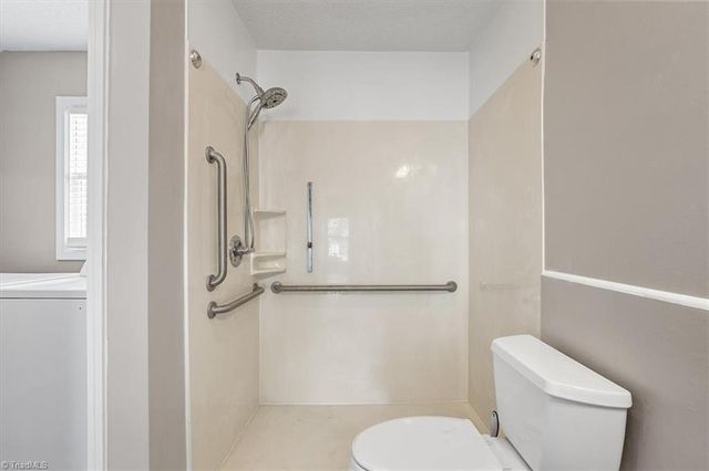 2045 Ardmore Village Lane, Winston-salem, NC 27127