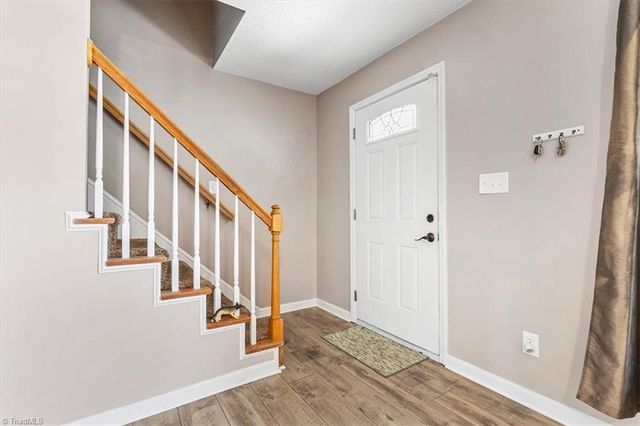 2045 Ardmore Village Lane, Winston-salem, NC 27127