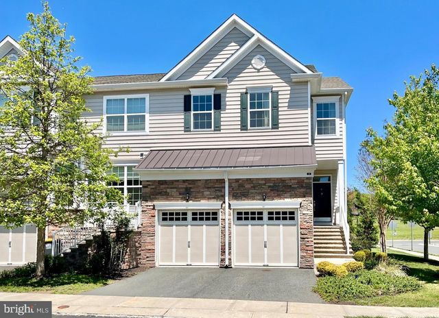 4 BRAEBURN DR, Skillman, NJ 08558