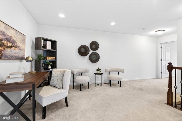 4 BRAEBURN DR, Skillman, NJ 08558