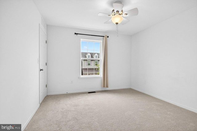 4 BRAEBURN DR, Skillman, NJ 08558