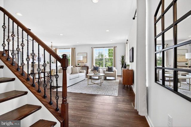 4 BRAEBURN DR, Skillman, NJ 08558