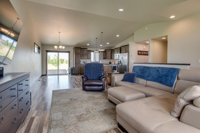 601 27th Avenue W, West Fargo, ND 58078