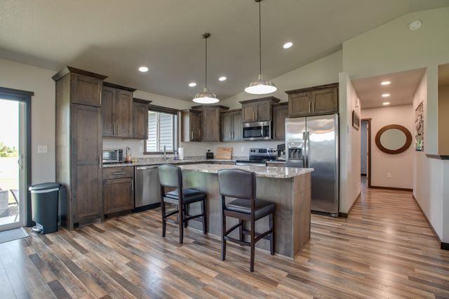 601 27th Avenue W, West Fargo, ND 58078