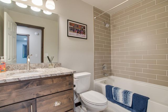 601 27th Avenue W, West Fargo, ND 58078