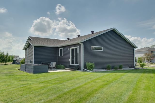601 27th Avenue W, West Fargo, ND 58078
