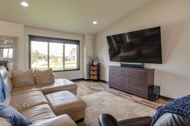 601 27th Avenue W, West Fargo, ND 58078