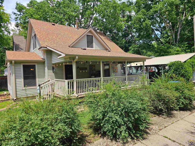 1912 SW 15th ST, Topeka, KS 66604