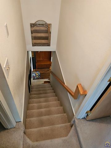 1912 SW 15th ST, Topeka, KS 66604
