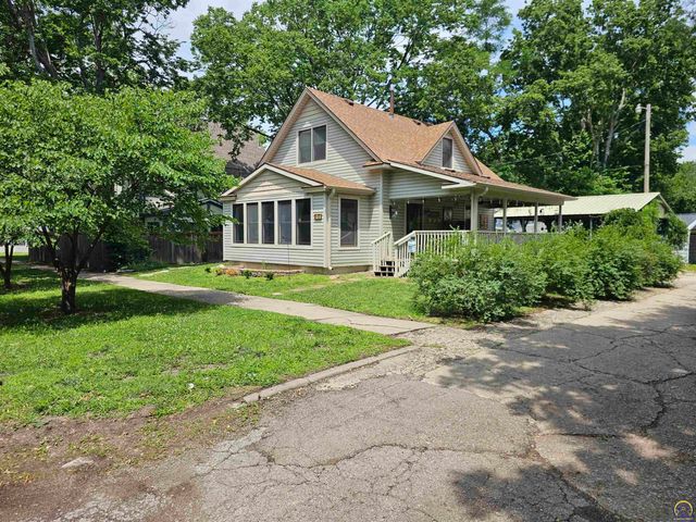 1912 SW 15th ST, Topeka, KS 66604