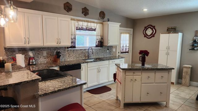 290 SE District Street SE, 12, Palm Bay, FL 32909