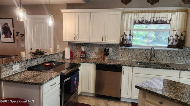 290 SE District Street SE, 12, Palm Bay, FL 32909