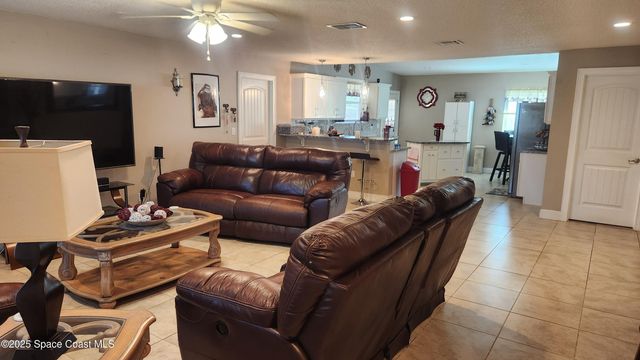 290 SE District Street SE, 12, Palm Bay, FL 32909