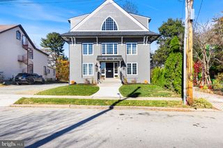 215 E LINDEN ST, Kennett Square, PA 19348
