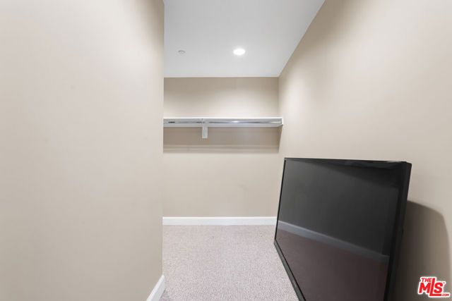 900 W Olympic Boulevard 40D, Los Angeles, CA 90015