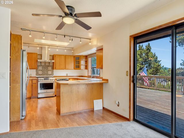 89989 MANION Dr, Warrenton, OR 97146