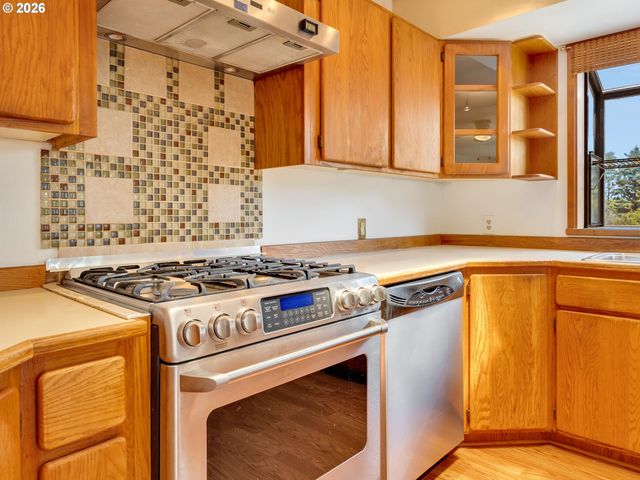 89989 MANION Dr, Warrenton, OR 97146