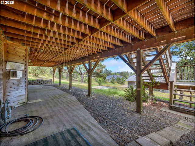 89989 MANION Dr, Warrenton, OR 97146