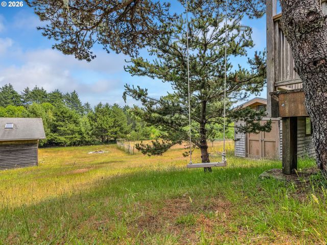 89989 MANION Dr, Warrenton, OR 97146