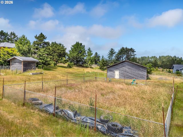 89989 MANION Dr, Warrenton, OR 97146