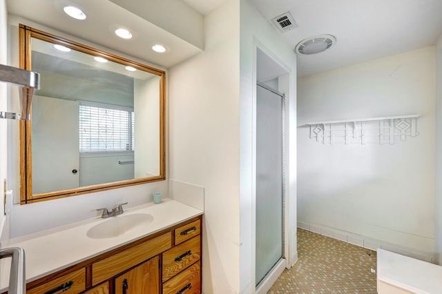 5922 Willowbend Boulevard, Houston, TX 77096