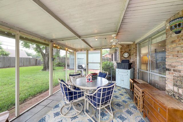 5922 Willowbend Boulevard, Houston, TX 77096