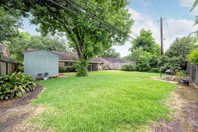 5922 Willowbend Boulevard, Houston, TX 77096