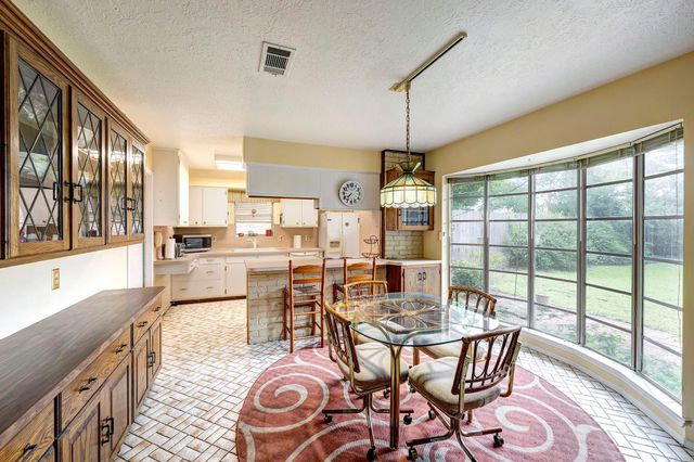 5922 Willowbend Boulevard, Houston, TX 77096