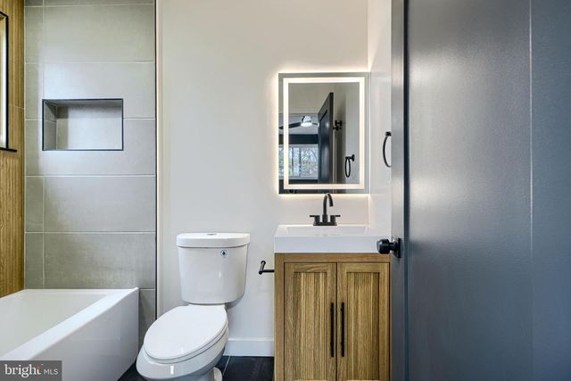 2802 STEELE RD, Baltimore, MD 21209