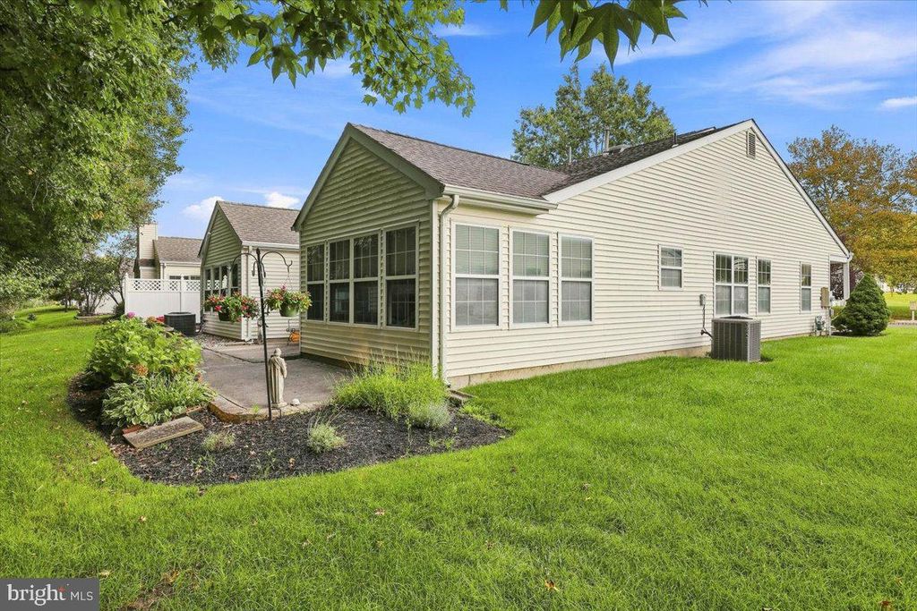 44 PEPPERGRASS DR N, MT LAUREL, NJ 08054 — photo 2